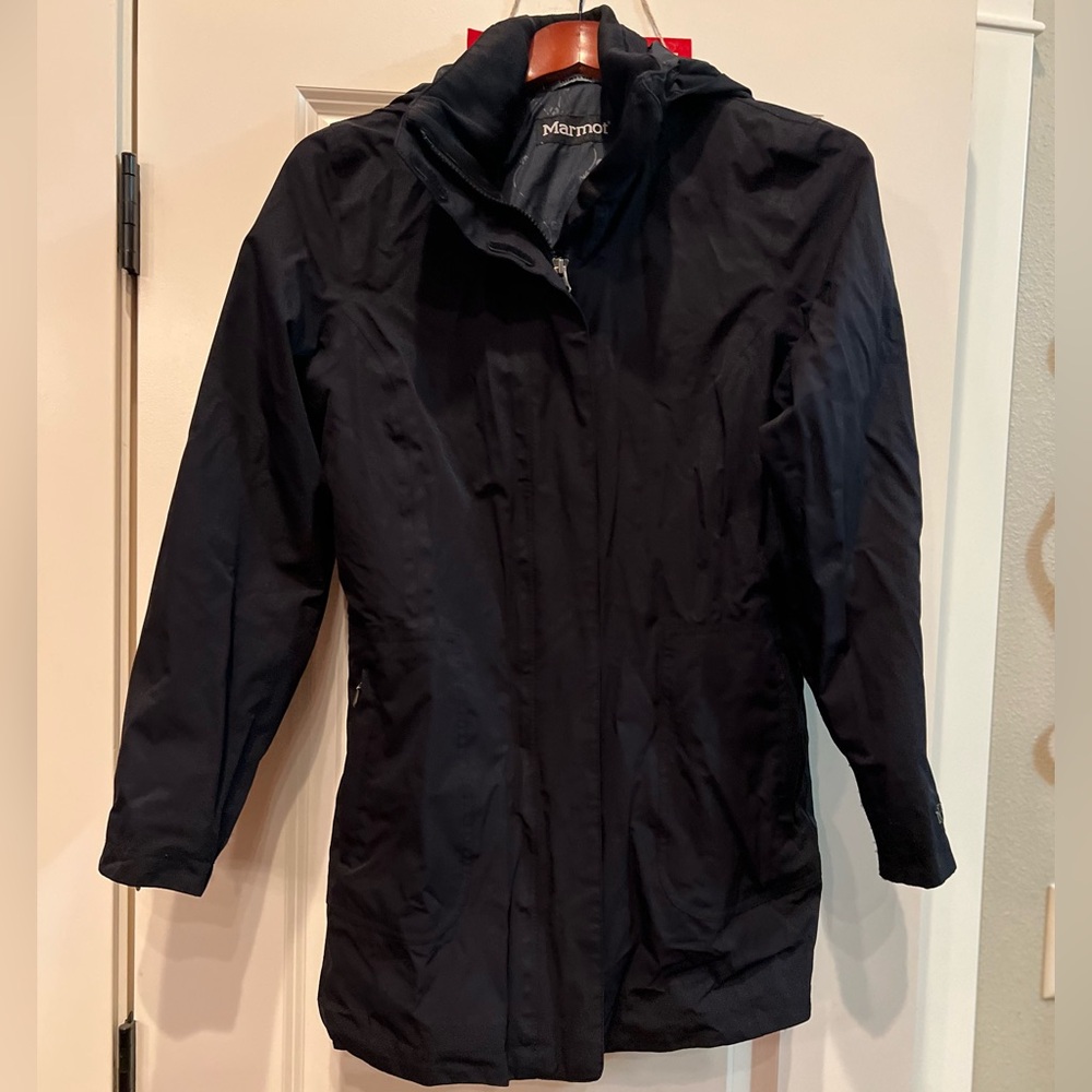 Marmot Women’s minimalist black winter jacket, medium